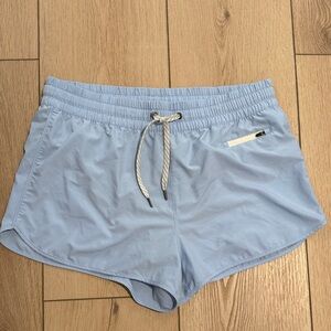 Vuori Clementine 2.5” shorts XL worn once